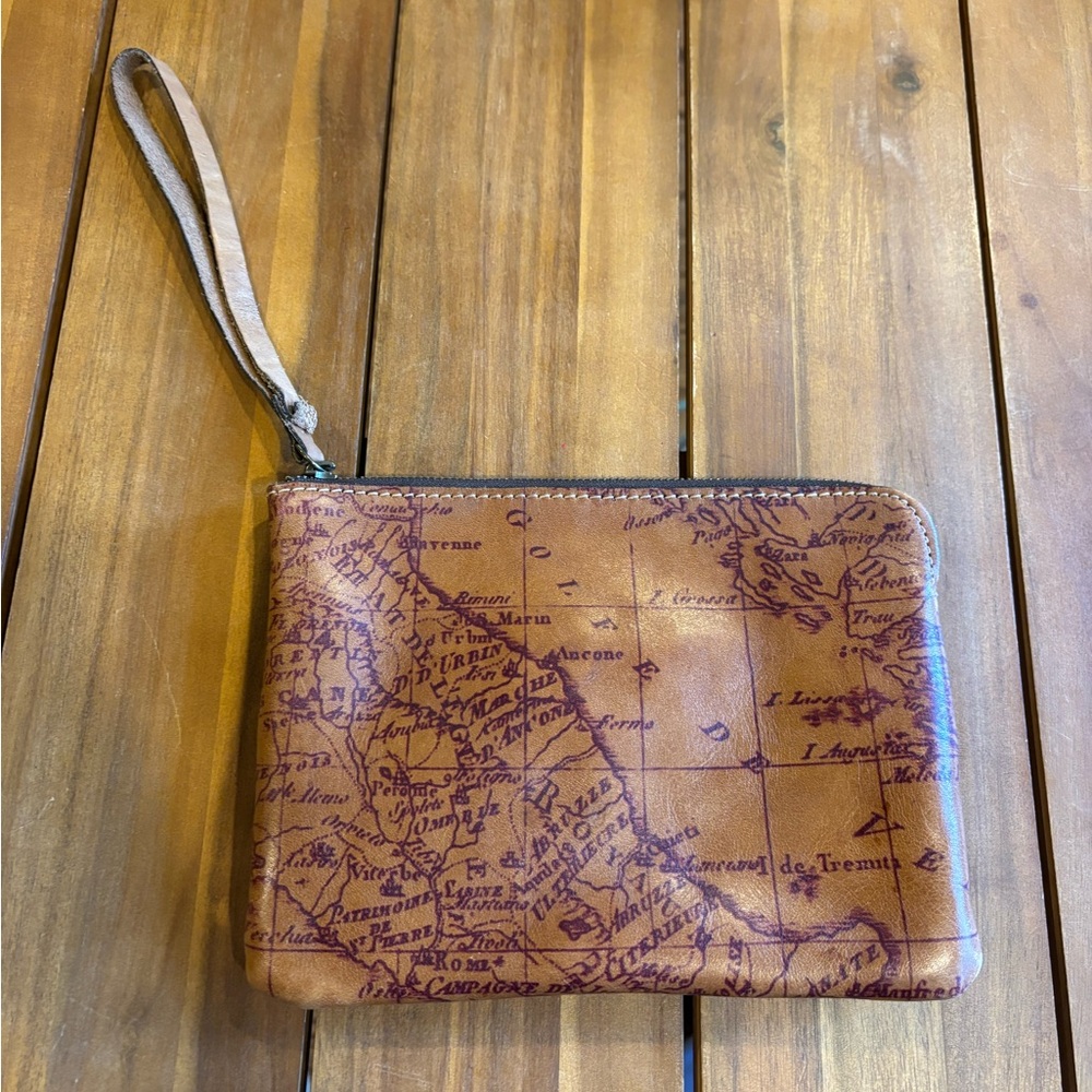 Patricia Nash Cassini Leather Zipper Wristlet